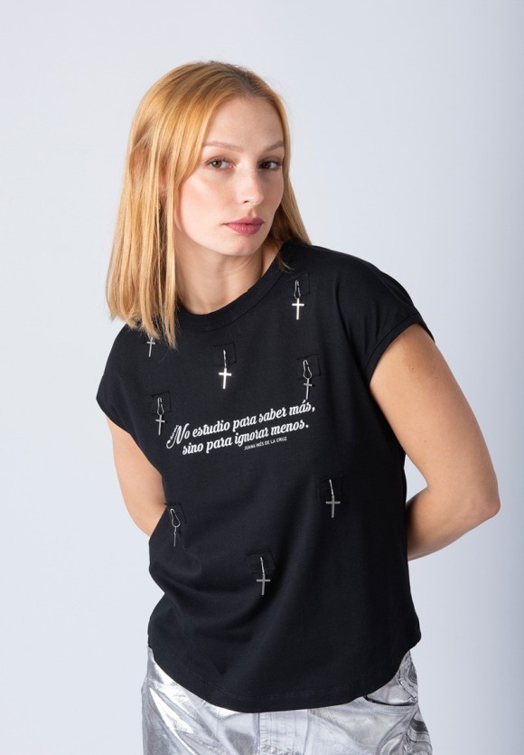 Camiseta Sor Juana cruces negra
