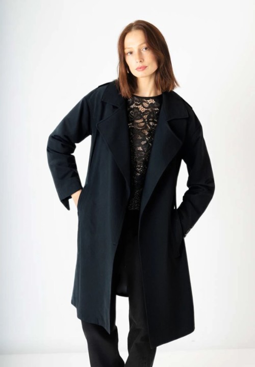Trench Rockmantic Woman Negro