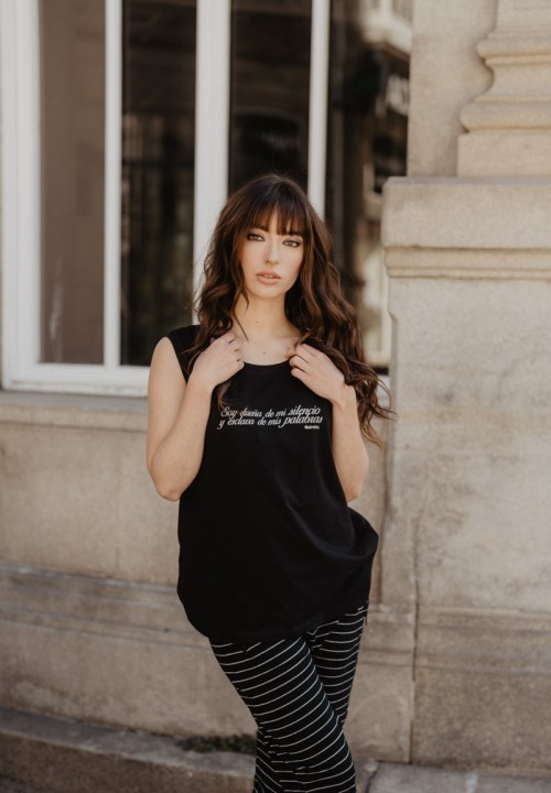 Camiseta cruz Sor Juana Inés