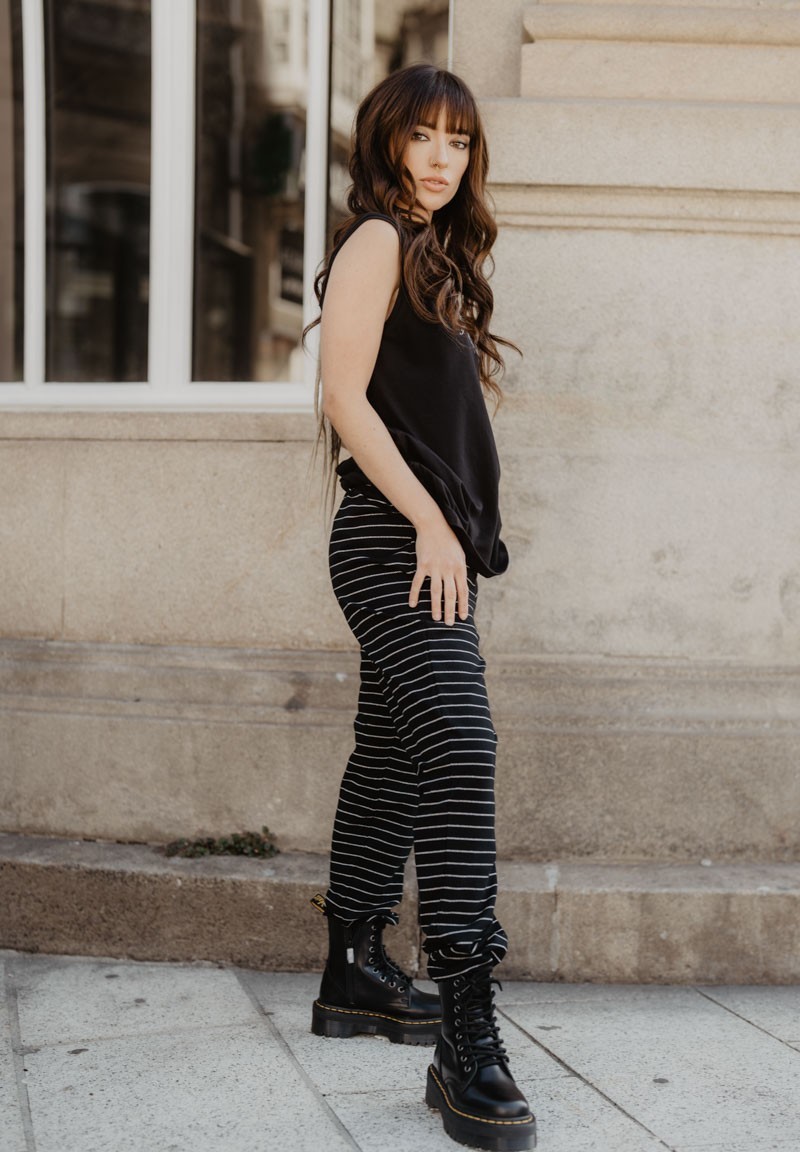 Pantalón cruz Sor Juana Inés