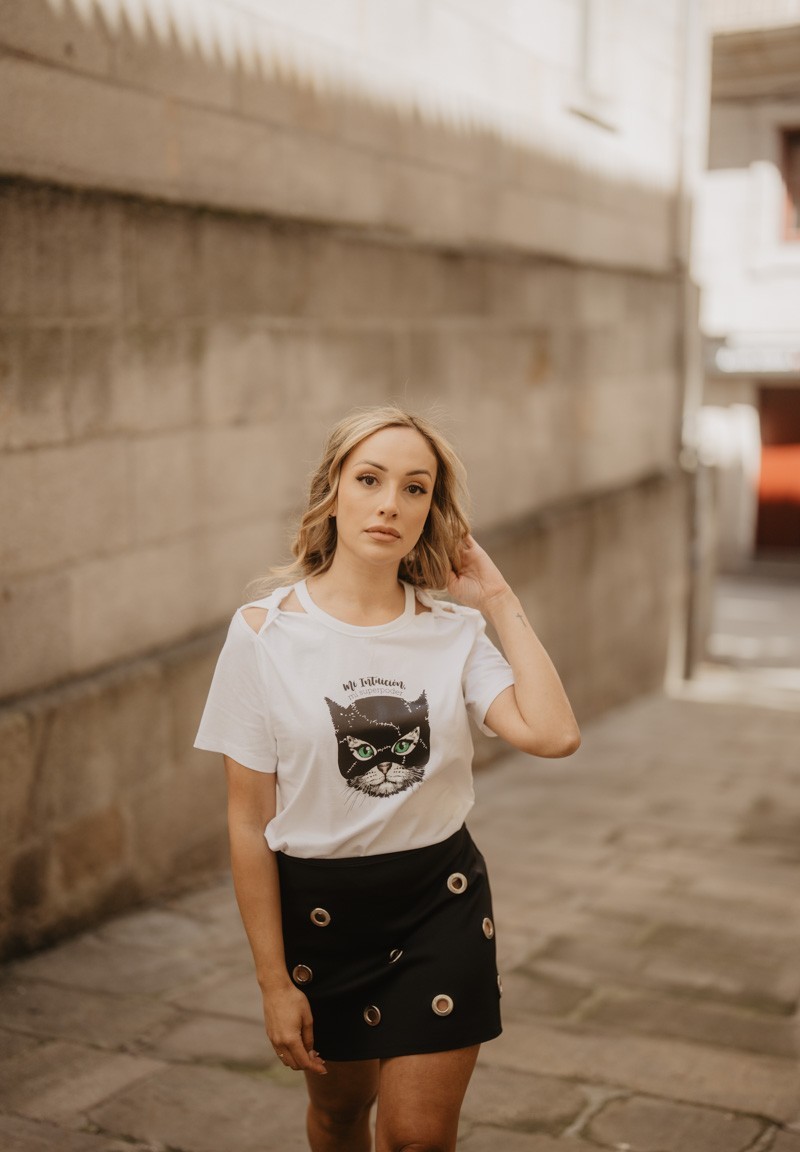 Camiseta manga corta blanca | Gata Intuición | Animosa