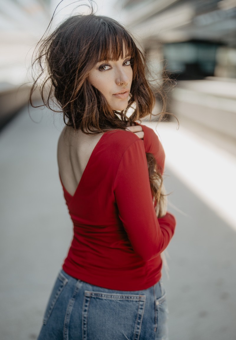 Camiseta cruzada roja