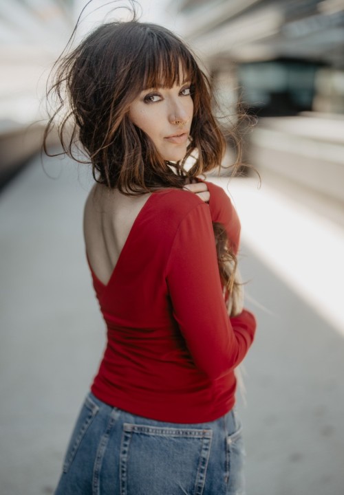 Camiseta cruzada roja