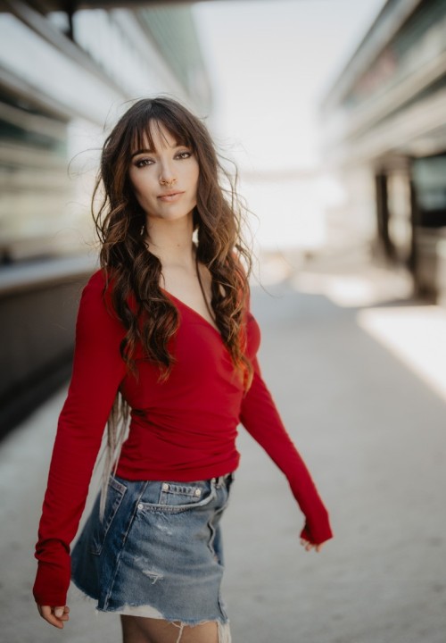 Camiseta cruzada roja