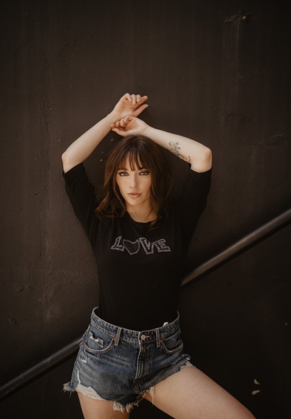 Camiseta Love cordones