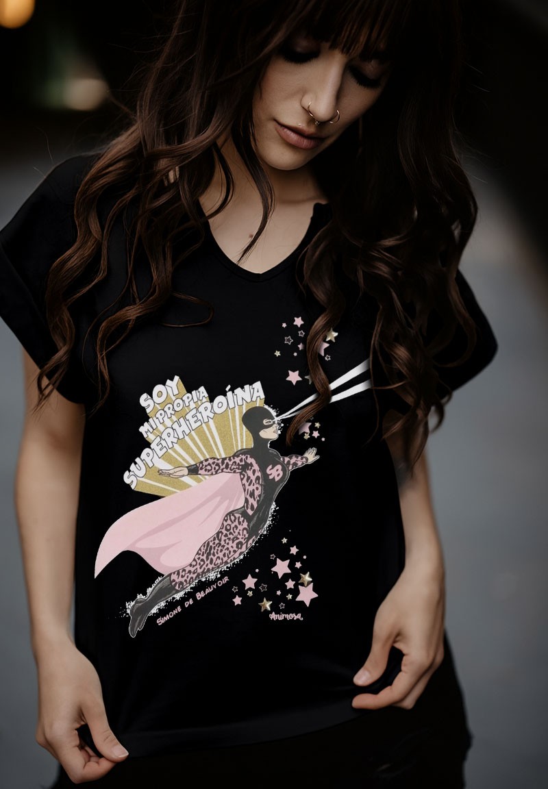 Camiseta negra Simone de Beauvoir Súper heroína