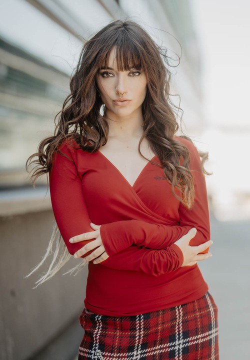 Camiseta cruzada roja