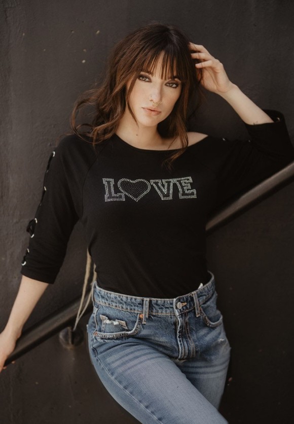 Camiseta Love cordones