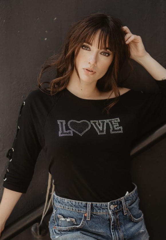 Camiseta Love cordones