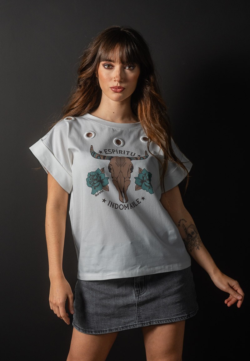 Camiseta con ilustración y el mensaje Espíritu indomable | Animosa