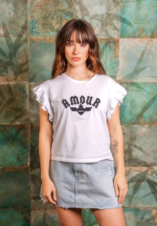 Camiseta con volante en el hombro y la palabra Amour | Animosa