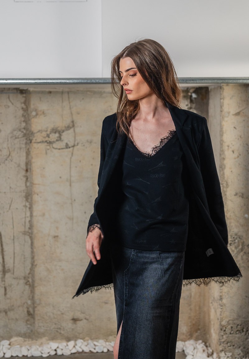 Blazer con hombreras y estampado rockero | Animosa
