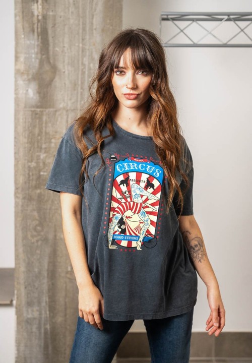 Camiseta lavada inspirada en la tatuadora Maud Stevens | Animosa