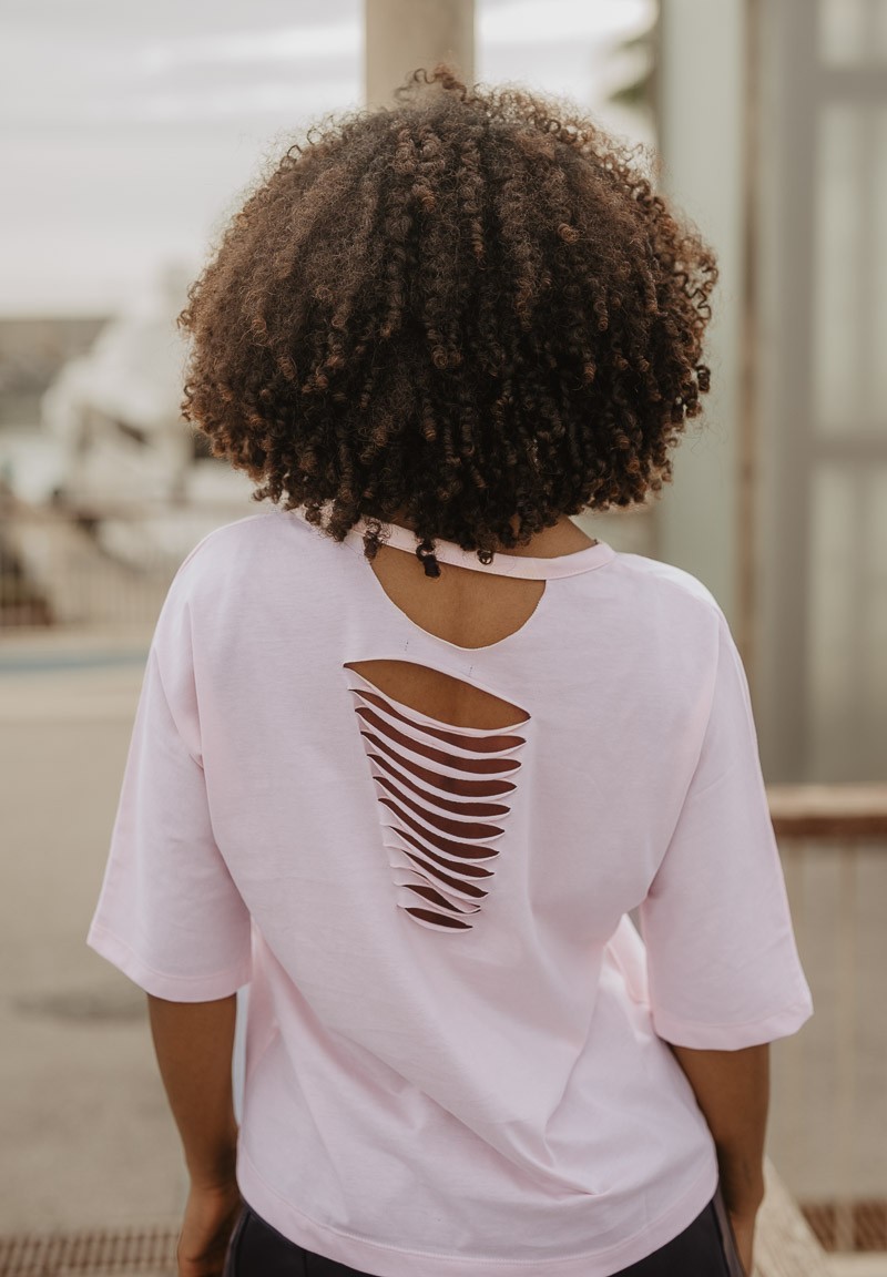 Camiseta con ilustración y el mensaje Queen Bee | Animosa