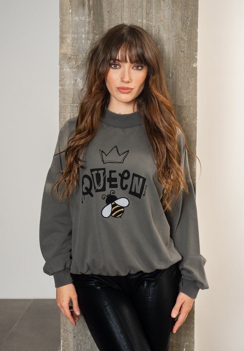 Sudadera con ilustración y el mensaje Queen Bee | Animosa