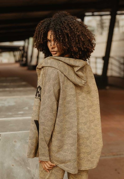 Chaqueta animal print de serpiente con las letras AC | Animosa