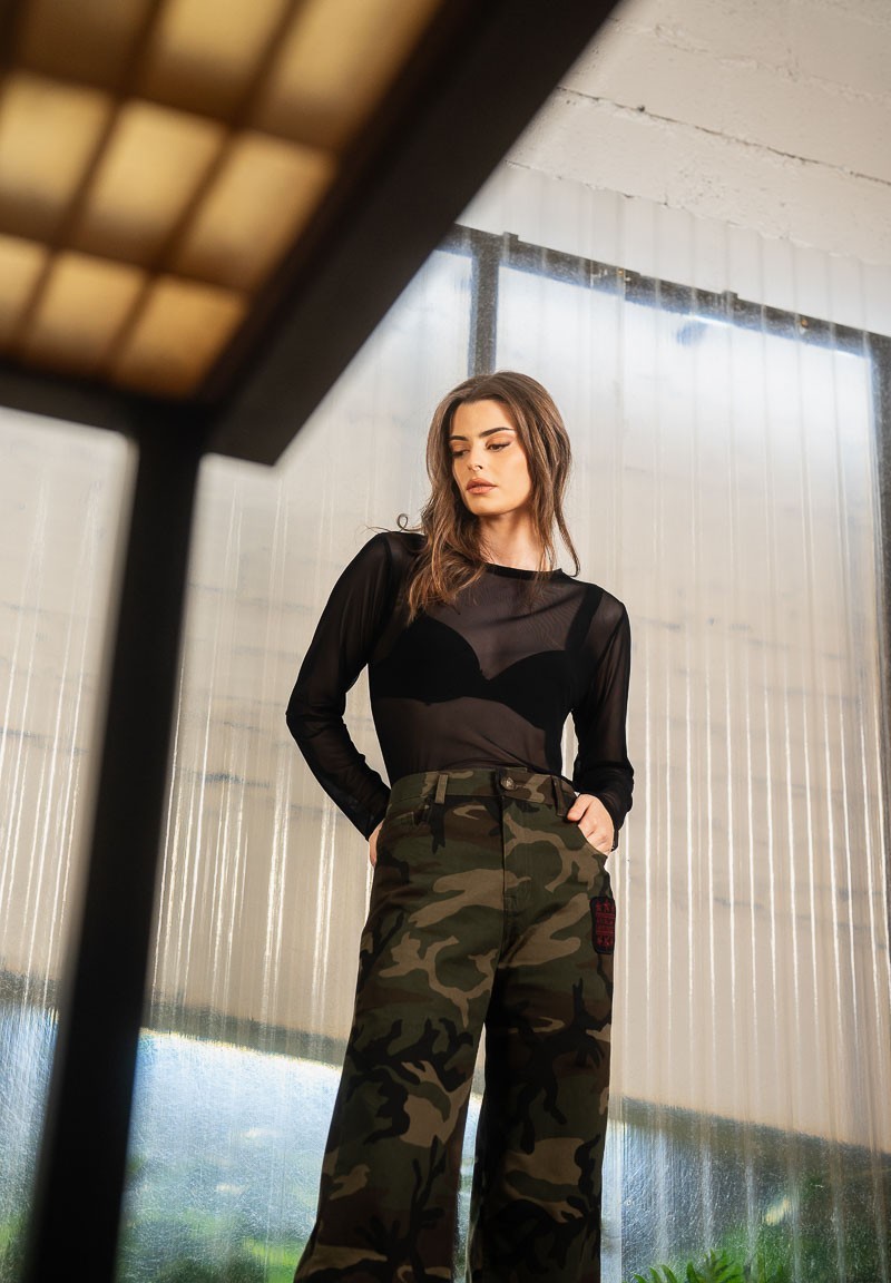 Camiseta de tul transparente y parche Love Force | Animosa