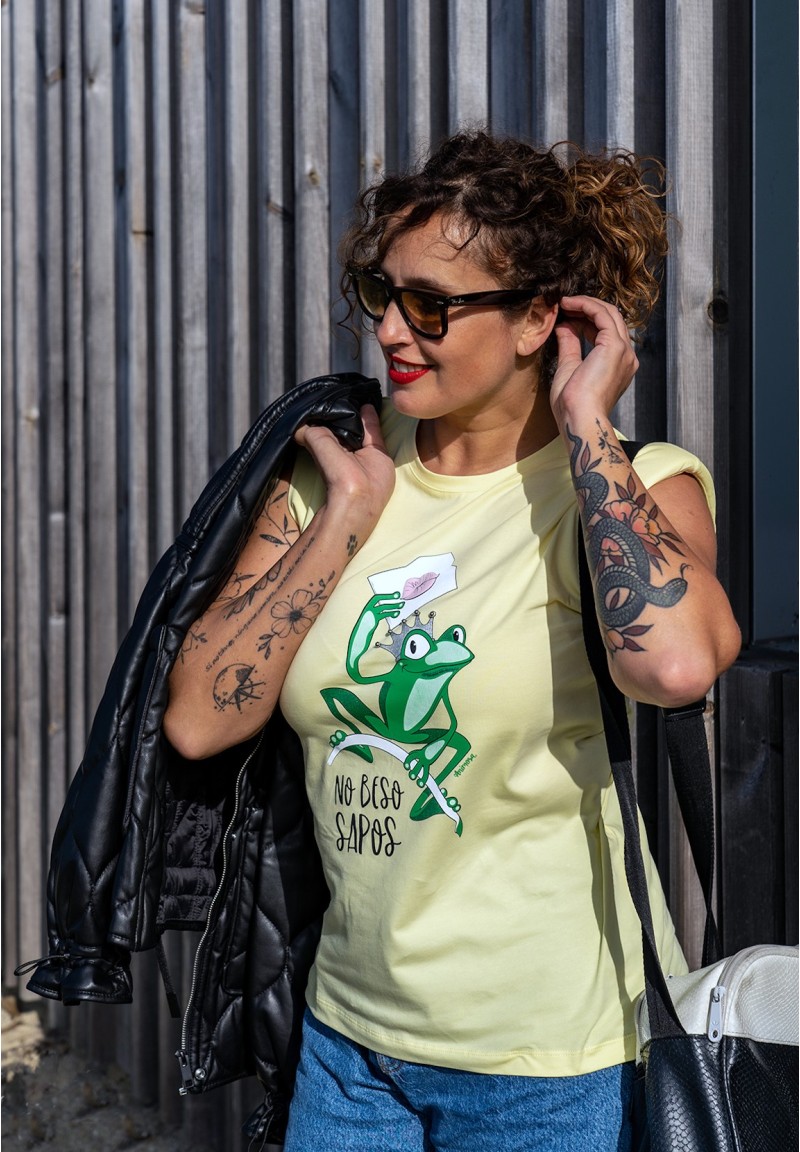 Camiseta amarilla No beso sapos