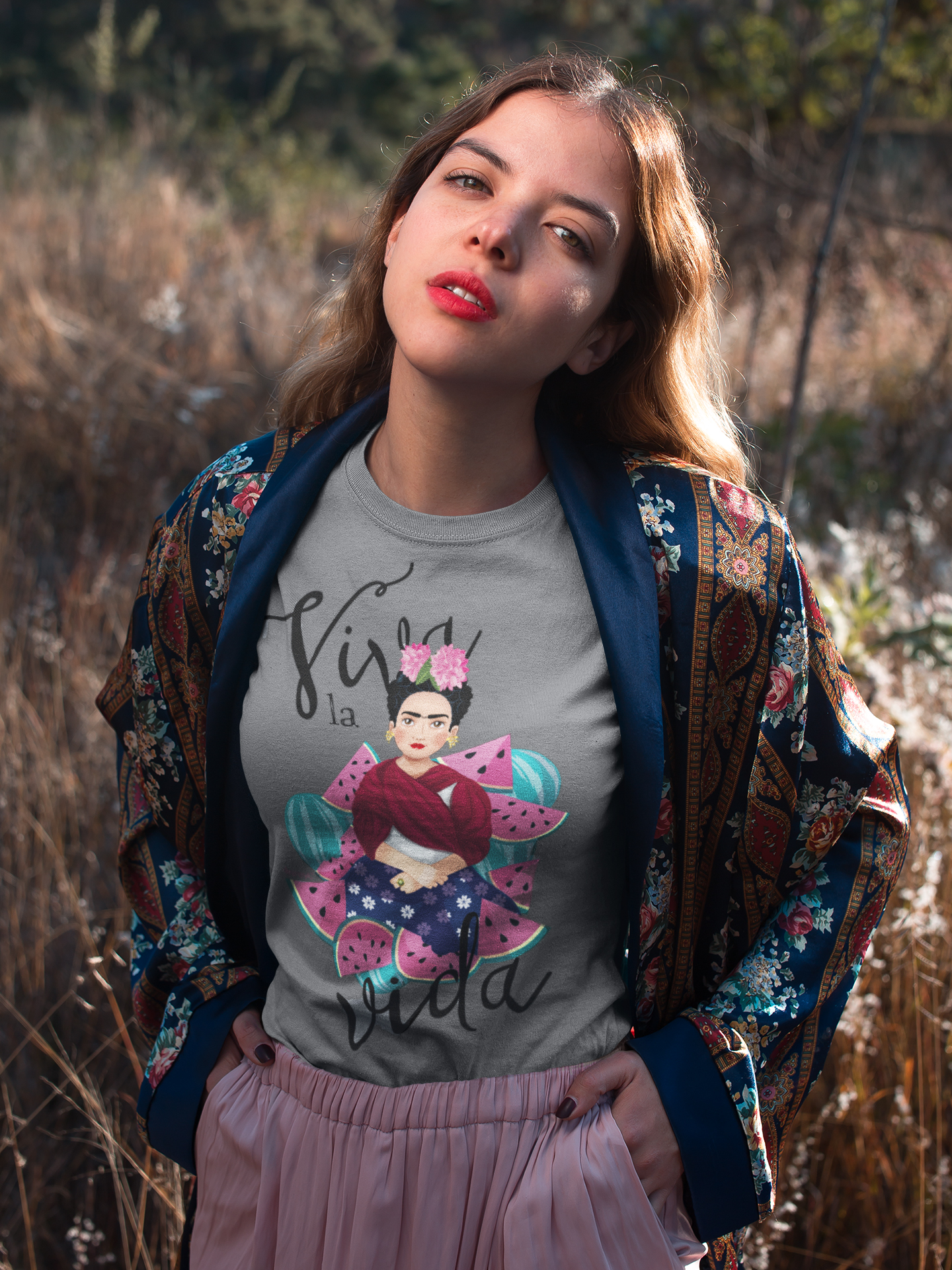 Camiseta Animosa Frida ideal para un verano feminista lleno de arte