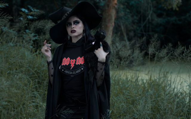 Camiseta No y No de Animosa, ideal para celebrar nuestro Halloween feminista