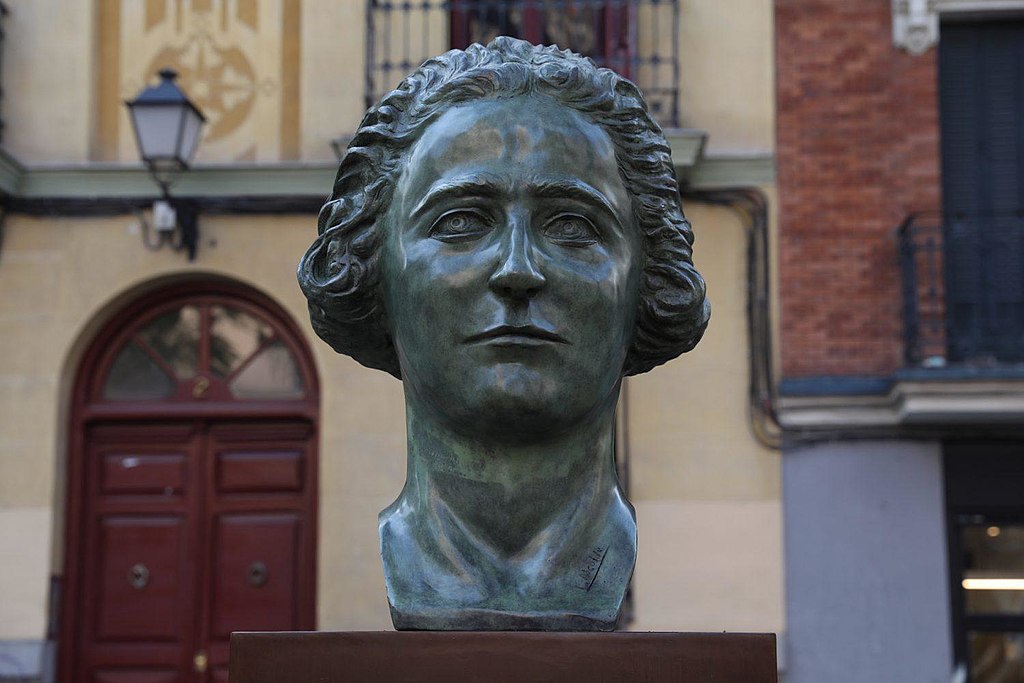 Busto de Clara Campoamor en Madrid