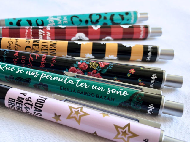 Bolígrafos impresos a todo color con frases de grandes mujeres y diseños exclusivos